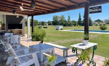 Casa en venta - 3 Dormitorios 2 Baños - 11.250Mts2 - San Miguel del Monte