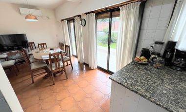 Casa 4 ambientes VENTA Lanus