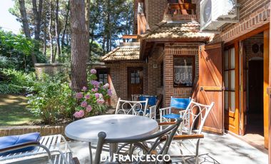 Casa de  5 ambientes en Venta en Pinamar - Fragata La Victoria 3852 - Retasada