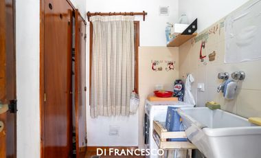 Casa de  5 ambientes en Venta en Pinamar - Fragata La Victoria 3852 - Retasada