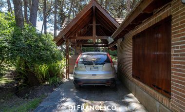 Casa de  5 ambientes en Venta en Pinamar - Fragata La Victoria 3852 - Retasada