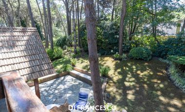 Casa de  5 ambientes en Venta en Pinamar - Fragata La Victoria 3852 - Retasada