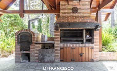 Casa de  5 ambientes en Venta en Pinamar - Fragata La Victoria 3852 - Retasada