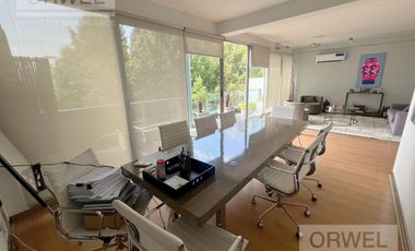Excelente Oficina Oro y Cerviño - Super Luminosa - 2 Cocheras