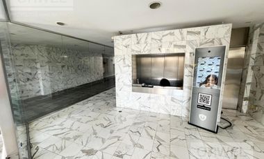 Excelente Oficina Oro y Cerviño - Super Luminosa - 2 Cocheras