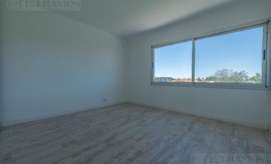 Venta de casa 4 ambientes (con RENTA) en Canton Islas PG