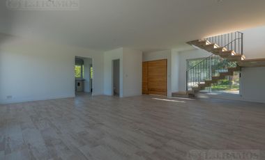 Venta de casa 4 ambientes (con RENTA) en Canton Islas PG