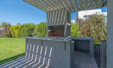 Venta de casa 4 ambientes (con RENTA) en Canton Islas PG