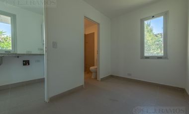 Venta de casa 4 ambientes (con RENTA) en Canton Islas PG