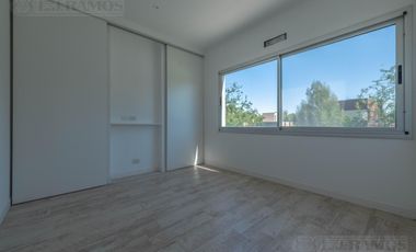 Venta de casa 4 ambientes (con RENTA) en Canton Islas PG