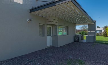 Venta de casa 4 ambientes (con RENTA) en Canton Islas PG