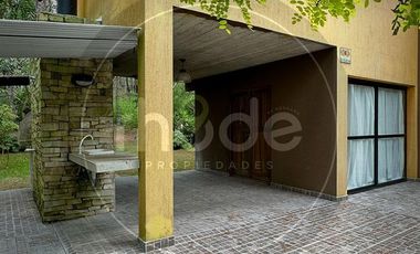 Casa de 5 ambientes en Costa del Este - Calle Las Orquideas 585