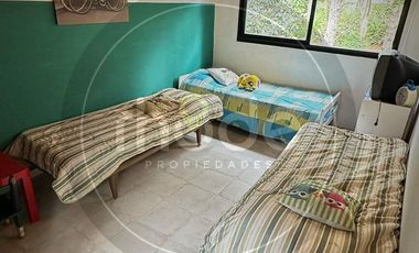Casa de 5 ambientes en Costa del Este - Calle Las Orquideas 585