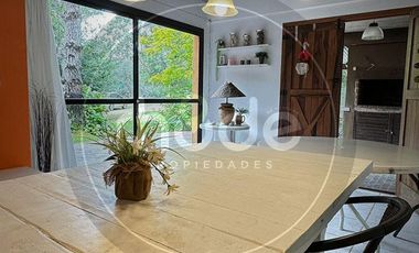 Casa de 5 ambientes en Costa del Este - Calle Las Orquideas 585