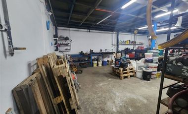 Local Comercial en Venta en Local y Galpón - 21 de Mayo Central