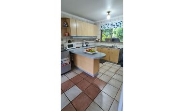 VENDO PARCELA CON CASA Y PISCINA A 5 MINUTOS DE LOS ÁNGELES