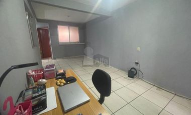Casa en venta en Col. Bernardo Cobos, Irapuato, Gto.