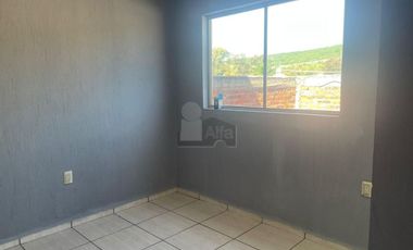 Casa en venta en Col. Bernardo Cobos, Irapuato, Gto.