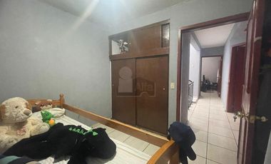 Casa en venta en Col. Bernardo Cobos, Irapuato, Gto.