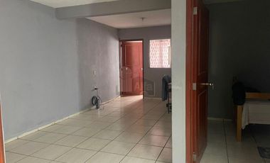 Casa en venta en Col. Bernardo Cobos, Irapuato, Gto.