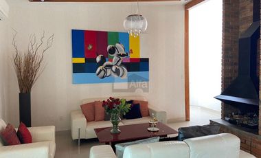 Casa de una planta con alberca propia
