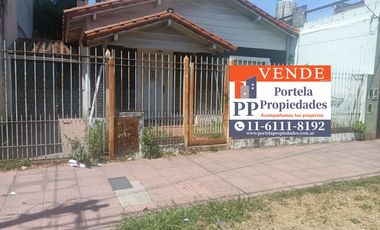 CASA EN CENTRO DE MORON SUR