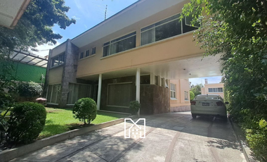 Venta de casa Coyoacán casi esq. con LaComer M. A. de Quevedo caben 13 coches