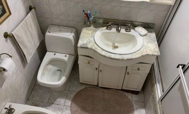 Villa Adelina, Casa A  Refaccionar Con Lindo Jardín En Muy Buena Ubicación