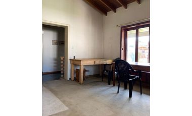 Villa Adelina, Casa A  Refaccionar Con Lindo Jardín En Muy Buena Ubicación