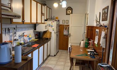 Villa Adelina, Casa A  Refaccionar Con Lindo Jardín En Muy Buena Ubicación