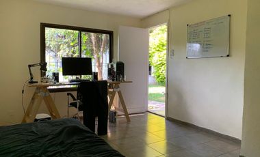 Villa Adelina, Casa A  Refaccionar Con Lindo Jardín En Muy Buena Ubicación