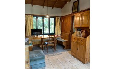 Villa Adelina, Casa A  Refaccionar Con Lindo Jardín En Muy Buena Ubicación