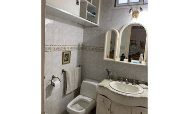 Villa Adelina, Casa A  Refaccionar Con Lindo Jardín En Muy Buena Ubicación