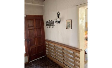 Villa Adelina, Casa A  Refaccionar Con Lindo Jardín En Muy Buena Ubicación