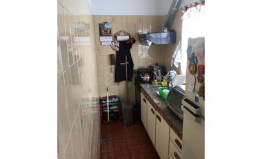 Departamento tipo casa de 3 Ambientes con dos patios descubiertos