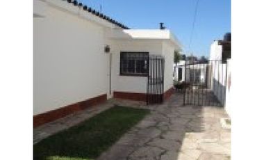 Villa Carlos Paz: Jorge Newbery 277 Casa 2 dormitorios y departamento 2 dormitorios interno, Córdoba, Argentina.