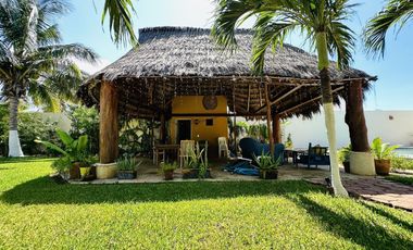 CASA EN VENTA FRENTE A MAR DE CHUBURNA.