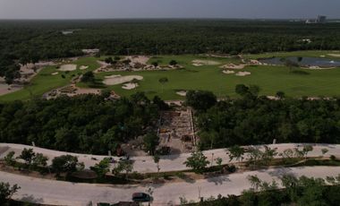 CASA EN VENTA MÉRIDA FRENTE AL CAMPO DEL GOLF PROVINCIA, ACABADOS DE LUJO, 613m2