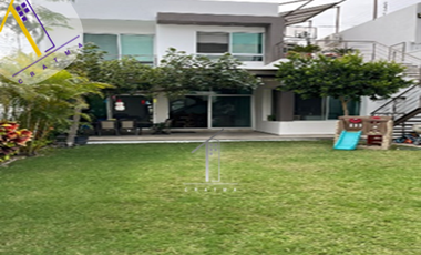 VENTA Casa  en Fraccionamiento BRISAS CUERNAVACA con ALBERCA