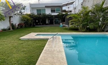 VENTA Casa  en Fraccionamiento BRISAS CUERNAVACA con ALBERCA