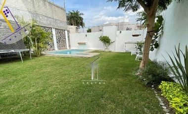 VENTA Casa  en Fraccionamiento BRISAS CUERNAVACA con ALBERCA