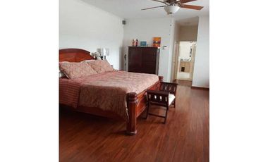 VENTA DE CASA EN SAN FRANCISCO. GRAN PROPIEDAD DE DOS CASA