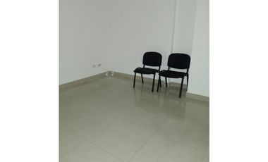 ALQUILO OFICINA EN EL CARMEN