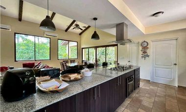 VENTA DE PRECIOSA CASA DE CAMPO EN PENONOME, EL BARRERO