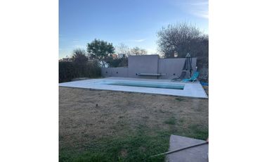 SE VENDE CASA EN LOMAS DEL REY