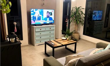 SE VENDE CASA EN LOMAS DEL REY