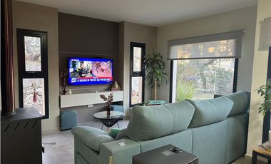 SE VENDE CASA EN LOMAS DEL REY