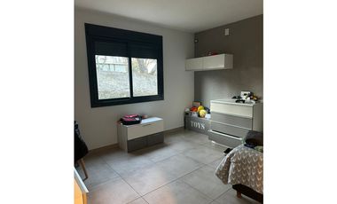 SE VENDE CASA EN LOMAS DEL REY