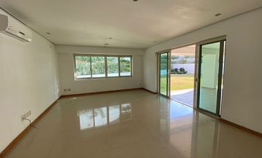 Moderna Casa en Fraccionamiento Puerta de Hierro Dentro de Coto