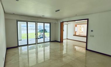 Moderna Casa en Fraccionamiento Puerta de Hierro Dentro de Coto